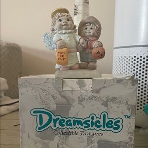 Dreamsicles Halloween Angel Figurine - Cream and Brown